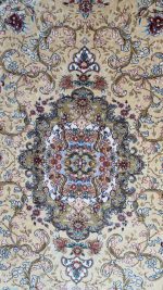 100% Silk - Image 4